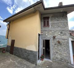 Case - Rustico in sasso con terreno