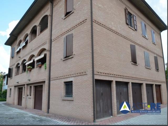 Case - Appartamento  p.2  via g. saragat 18, castelfranco emilia