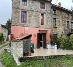 Rustico ristrutturato con giardino a pellegrino parmense