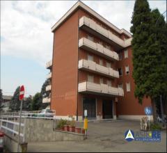 Case - Ufficio al p.t. con magazzino in via braida n.140, sassuolo (mo)