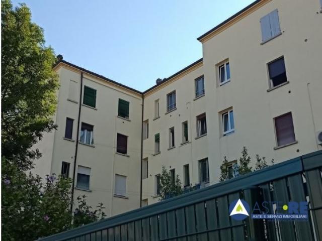 Case - Appartamento al p.5 in via piave n. 40, modena