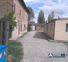 Case - Capannone a san felice sul panaro (mo), localitÀ rivara, via grande n.1772