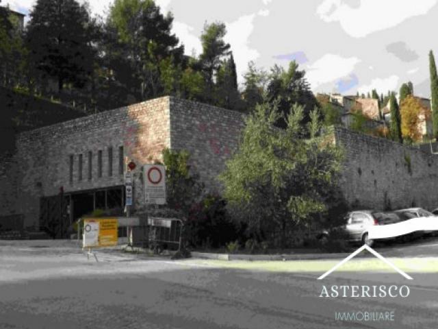 Case - Autorimessa / box - via della liberazione - spello (pg)