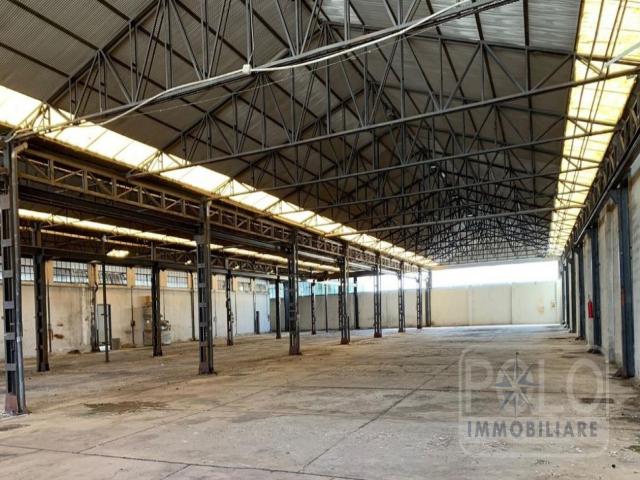 Case - Ampio complesso industriale v.ze ingresso a4 sommacampagna!