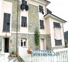 Prima collina di sarzana appartamento in caratteristica casa in sasso con vista sulla vallata