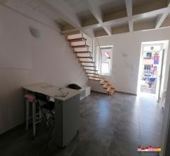 Appartamenti in Vendita - Carrara grazioso loft arredato