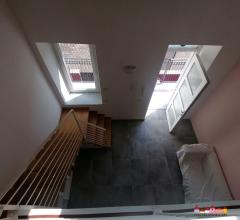 Appartamenti in Vendita - Carrara grazioso loft arredato