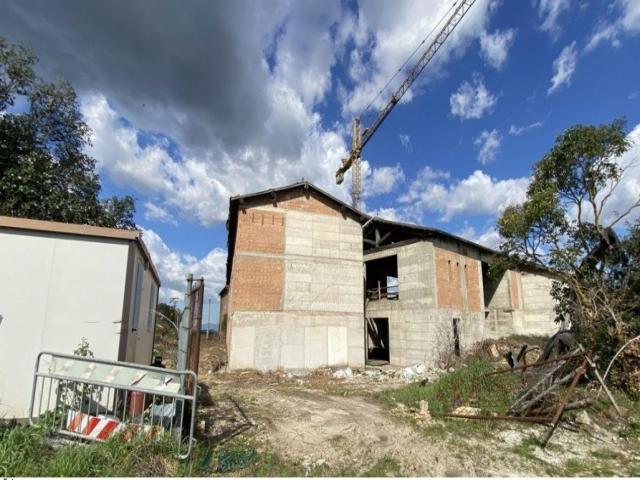 Case - Albergo in corso di costruzione