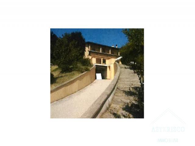 Case - Villa - frazione cordigliano n. 6 - todi (pg)