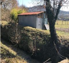 Case - Terreni agricoli con piccolo manufatto