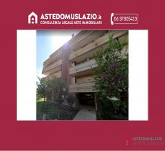 Case - Appartamento con ampio balcone e posto auto coperto