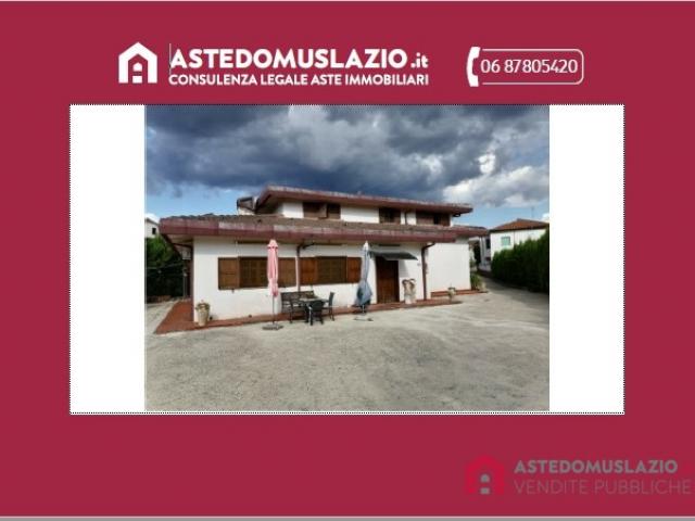 Case - Appartamento con terreni via aia nuova n° 12 alatri (fr)