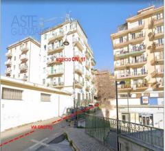 Case - Appartamento con ampio balcone