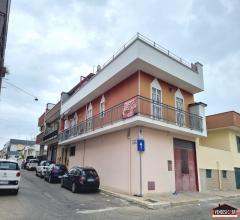 Case - Casa semindipendente con terrazzo e box zona parco canneto