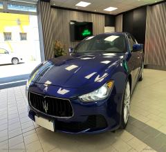 Auto - Maserati ghibli v6 diesel 275 cv