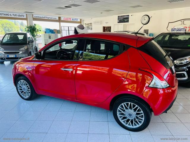 Auto - Lancia ypsilon 0.9 t.air 85 cv 5p. s&s dfn gold