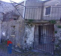 Case - Casa indipendente con rudere sita in savoca