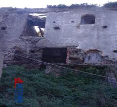 Case - Casa indipendente con rudere sita in savoca