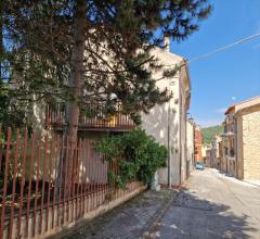 Appartamenti in Vendita - Villa bifamiliare in vendita a cansano centro storico