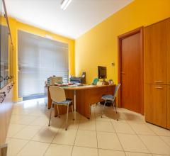 Appartamenti in Vendita - Ufficio in vendita a rosciano villa oliveti