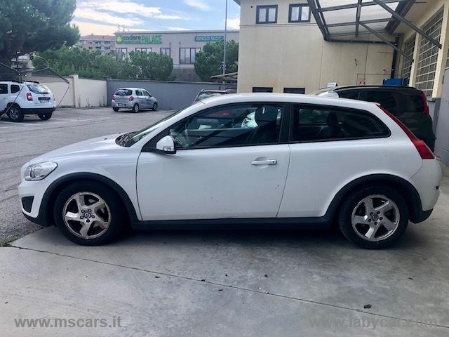 Auto - Volvo c30 d2 momentum