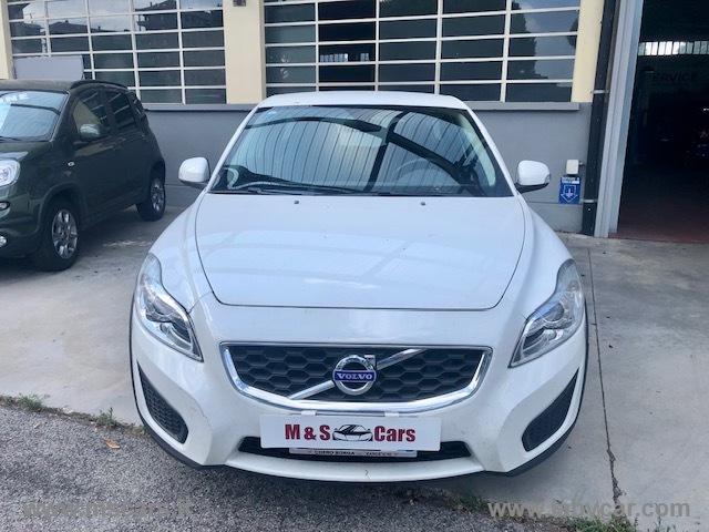 Auto - Volvo c30 d2 momentum