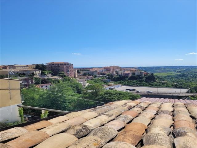 Appartamenti in Vendita - Casa indipendente in affitto a chieti centro storico
