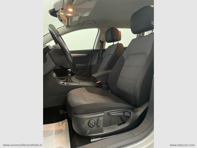 Auto - Volkswagen passat var. 1.6 tdi comfortline bm.tech