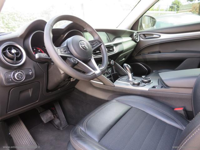 Auto - Alfa romeo stelvio 2.2 t.diesel 180 cv at8 q4 exec.