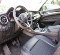 Auto - Alfa romeo stelvio 2.2 t.diesel 180 cv at8 q4 exec.