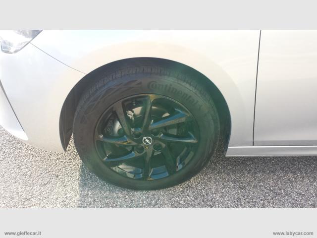 Auto - Opel corsa 1.2 design & tech