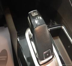 Auto - Peugeot 3008 bluehdi 130 s&s eat8 business