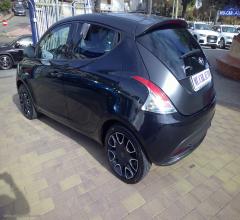 Auto - Lancia ypsilon 1.2 69 cv 5p. s&s s momodesign
