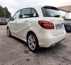 Auto - Mercedes-benz b 180 d sport