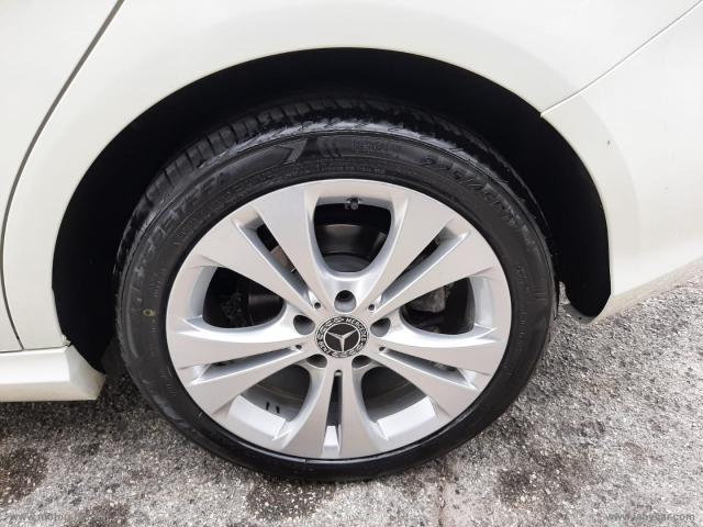 Auto - Mercedes-benz b 180 d sport