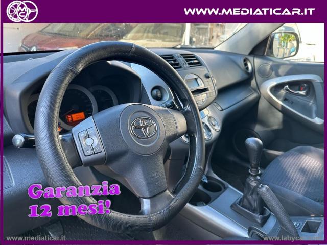 Auto - Toyota rav4 2.2 d-4d 136 cv dpf