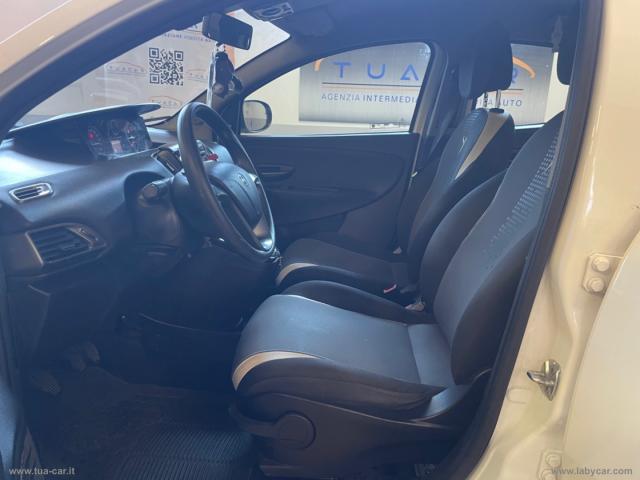 Auto - Lancia ypsilon 1.2 69 cv 5p. elefantino