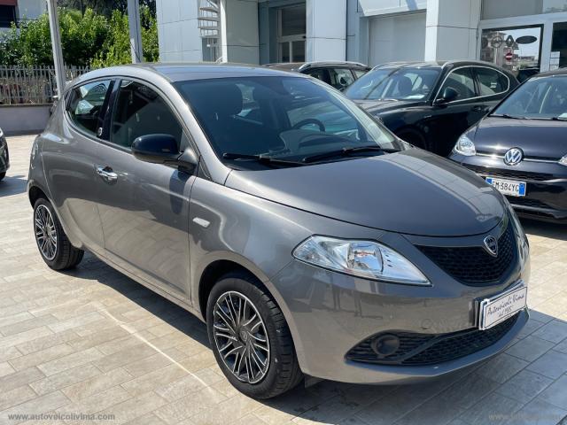 Auto - Lancia ypsilon 1.2 69 cv 5p. gpl ecochic gold