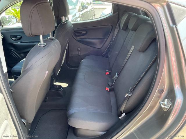 Auto - Lancia ypsilon 1.2 69 cv 5p. gpl ecochic gold
