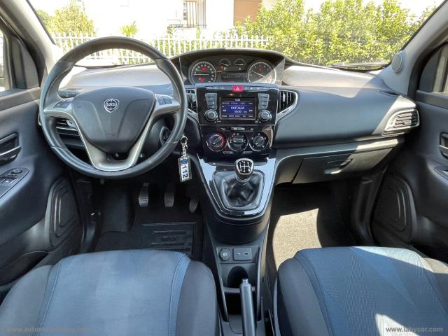 Auto - Lancia ypsilon 1.2 69 cv 5p. gpl ecochic gold
