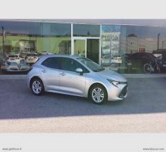 Auto - Toyota corolla 1.8 hybrid business