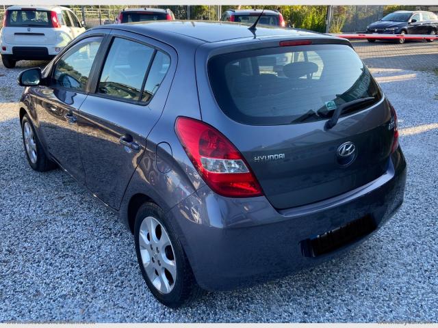 Auto - Hyundai i20 1.2 5p. comfort benz./gpl