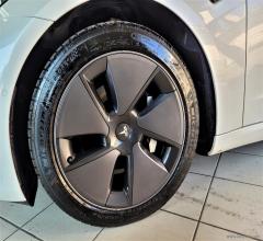 Auto - Tesla model 3 long range dual motor awd