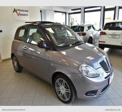 Auto - Lancia ypsilon 1.3 mjt 75 cv versus