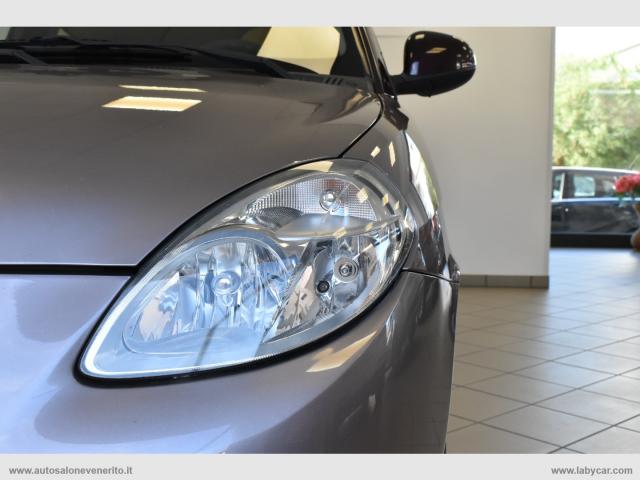 Auto - Lancia ypsilon 1.3 mjt 75 cv versus