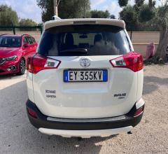 Auto - Toyota rav4 2.0 d-4d 4wd lounge white ed.