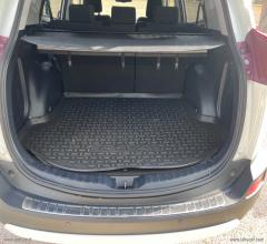 Auto - Toyota rav4 2.0 d-4d 4wd lounge white ed.