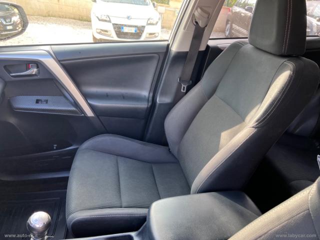 Auto - Toyota rav4 2.0 d-4d 4wd lounge white ed.