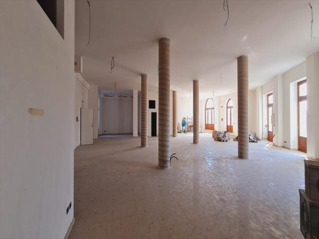Appartamenti in Vendita - Locale commerciale in vendita a modugno periferia