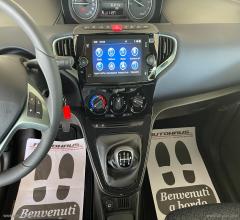 Auto - Lancia ypsilon 1.2 69 cv 5p. gpl ecochic
